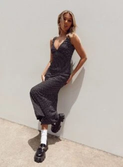 Princess Polly Nellie Maxi Dress Black Polka Dot -Polly Store 0 modelinfo emma us2 700520f0 aac9 4d3e a10f f1bbb9c48ded