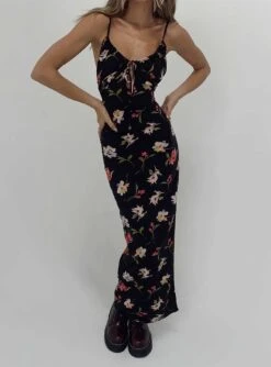 Princess Polly Brailey Maxi Dress Black Multi -Polly Store 0 modelinfo kiana us2 jpg 4a30e5bc c706 4a4a 8ee9 e90551db04ba