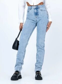 Princess Polly Zamora Straight Leg Denim Jeans 10 Princess Polly Zamora Straight Leg Denim Jeans -Polly Store 1 modelinfo alexis us2 175f11fa a6a7 4874 b5a3 89d953a56bbd