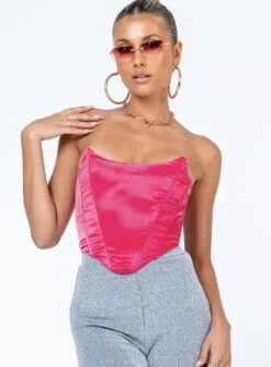 Princess Polly Lucania Top Pink -Polly Store 1 modelinfo alexis us2 58b1d737 fc0d 4f57 9439 f84aff562af6