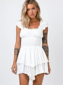 Princess Polly The Love Galore Romper White -Polly Store 1 modelinfo cathlin us2 06b1eafc a369 46bf 96ea d1736cf32344
