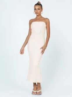 Jayan Strapless Maxi Dress White 9 Jayan Strapless Maxi Dress White -Polly Store 2 modelinfo Alexis us2 3b45064d 0c4d 468f 8b7b 2da44a02fe9a