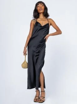 Alissa Maxi Dress Black -Polly Store 2 modelinfo Feturi us2 1484aa22 44ff 4b30 b096 2e780beae197