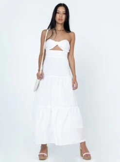Princess Polly Allie Maxi Dress White -Polly Store 2 modelinfo Natasha us0 427c1f42 cc32 4c15 a016 565320de952e