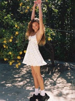 Princess Polly Empress Of Love Mini Dress Yellow Floral -Polly Store 2 modelinfo ashley us2 482090e6 7b91 4ec8 a491 0e2307c13a8f