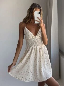 Princess Polly Roza Mini Dress Beige -Polly Store 2 modelinfo fiona us0 76168394 7f47 493c 93ef 345fab51c89c