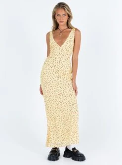 Princess Polly Nellie Maxi Dress Yellow / Red Floral -Polly Store 2 modelinfo kiana us2 f02a7575 8386 406e bc4e 202b132e2110