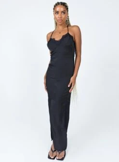Princess Polly Hudson Maxi Dress Black -Polly Store 2 modelinfo lola us4 602f1232 a9f4 4823 9ac1 a642e353f38b