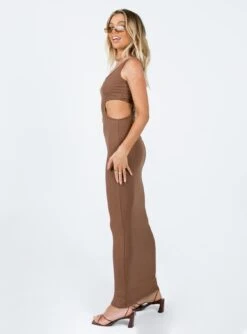 Princess Polly Alaska Maxi Dress Brown -Polly Store 3 modelinfo Alyssa us4 9b5bd261 b192 406c 947f 8a40494ac4d3
