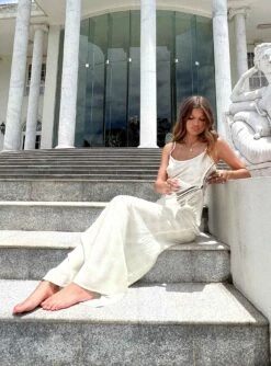 Karamu Maxi Dress Cream -Polly Store 3 modelinfo Elise us2 f70f4324 62d6 4bc6 9828 d809c731bd07