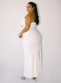 Maci Maxi Dress White Curve 8 Maci Maxi Dress White Curve -Polly Store 3 modelinfo Javi us14 8286caf9 5570 4ee5 b963 c568b154a47f