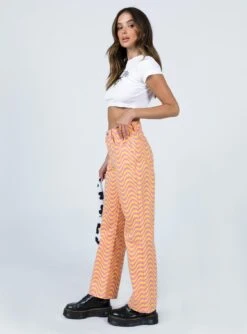 The Ragged Priest Wave Jean Pink & Yellow -Polly Store 3 modelinfo Nat us2 e2a84080 11b8 4e3c 81f3 646cbd3e3c75