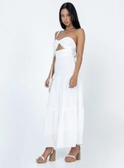 Princess Polly Allie Maxi Dress White -Polly Store 3 modelinfo Natasha us0 a0d1c9e6 3f53 4d15 a73c 04cf5bda4fdb