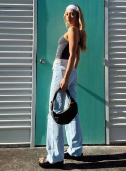 Princess Polly Morala Wide Leg Cargo Jeans Light Wash Denim -Polly Store 3 modelinfo Saskia us2 f8efff2f 8549 4944 9d4b dab3cf18f2c7