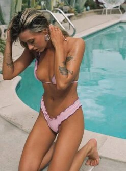 Kathrine High Cut Cheeky Bottom Pink -Polly Store 3 modelinfo cathlin us2 2d900dc3 6bb7 44fe afdb 918010ec669e