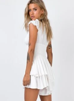 Princess Polly The Love Galore Romper White -Polly Store 3 modelinfo cathlin us2 cfb4b3ef 7f4c 4e16 887a 637251b9886d
