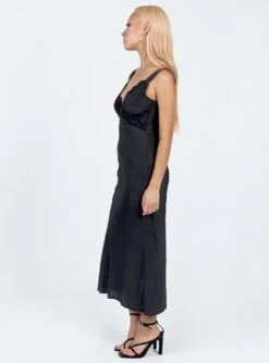 Princess Polly Hannelle Maxi Dress Black -Polly Store 3 modelinfo dechen us4 00b4d430 0e37 4cce 8781 0df143defd99