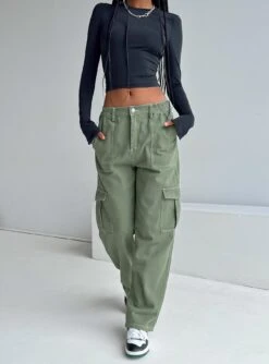 Princess Polly Pawley Cargo Pants Khaki -Polly Store 3 modelinfo eyes us2 66613670 e749 4688 b460 01ca54b88a56