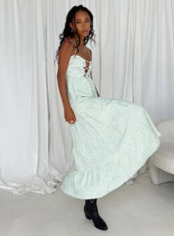 Princess Polly Rise Up Maxi Dress Green -Polly Store 3 modelinfo eyes us2 8a0e11f5 a8f0 4a6b a879 72c573657ad3