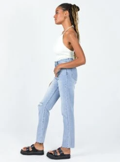 Princess Polly Evelyn Low Rise Denim Jeans -Polly Store 3 modelinfo jenaya us2 281d9996 2b1d 48b3 90a9 2b64dd64b210