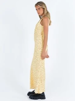 Princess Polly Nellie Maxi Dress Yellow / Red Floral -Polly Store 3 modelinfo kiana us2 981a44d5 959e 40f2 b8e4 cd182d4843fc