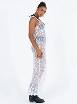 Princess Polly Britton Lace Maxi Dress White -Polly Store 3 modelinfo lola us4 d8f5c563 5afb 4d81 b37c 8336c59fb9b4