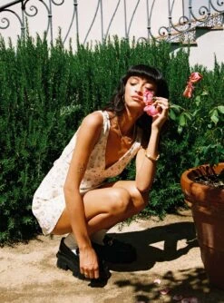 Princess Polly Nellie Mini Dress White / Yellow Floral -Polly Store 3 modelinfo natalia us4 649c7d82 652c 464f bc7c fcf75c7f58cc