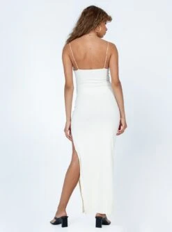 Princess Polly Haden Cut Out Maxi Dress White -Polly Store 4 modelinfo Alyssa us4 d7e211a8 e958 4393 831d 47e44eb57439