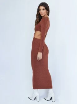 Princess Polly Luca Long Sleeve Maxi Dress Brown -Polly Store 4 modelinfo Cindy US2 0e3c12d0 3c3c 477c a659 fdbbeddc4ffa