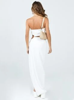 Princess Polly Catalina Maxi Dress White -Polly Store 4 modelinfo Elise us2 9e8c24c2 078d 4b77 898e 80af03d531bf