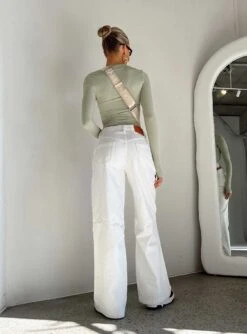 Princess Polly Salisbury Jeans White 9 Princess Polly Salisbury Jeans White -Polly Store 4 modelinfo KIANA us2 0edffb69 0737 47aa 8fe9 44805c4e0636