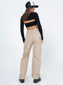 Miami Vice Pants Beige -Polly Store 4 modelinfo Lexi us2 48f185f5 2cab 4633 a4e2 a9833e6e8d86