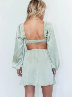 Princess Polly Ashli Long Sleeve Mini Dress Green -Polly Store 4 modelinfo Michaela us2 3ef63eea 2656 4a25 aa89 3b7a7858a487