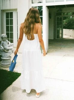 Princess Polly Chelsea Maxi Dress White -Polly Store 4 modelinfo Saskia us2 fc5e9bf9 c560 4f66 95b7 11ebb863de8c