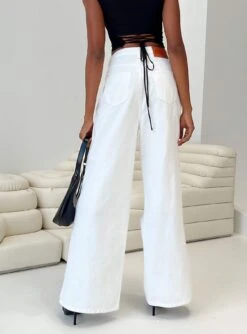 Princess Polly Chavez Wide Leg Jeans White Denim 9 Princess Polly Chavez Wide Leg Jeans White Denim -Polly Store 4 modelinfo alexa us2 73e86dd9 e32d 4d97 89c8 0e8c2a631998