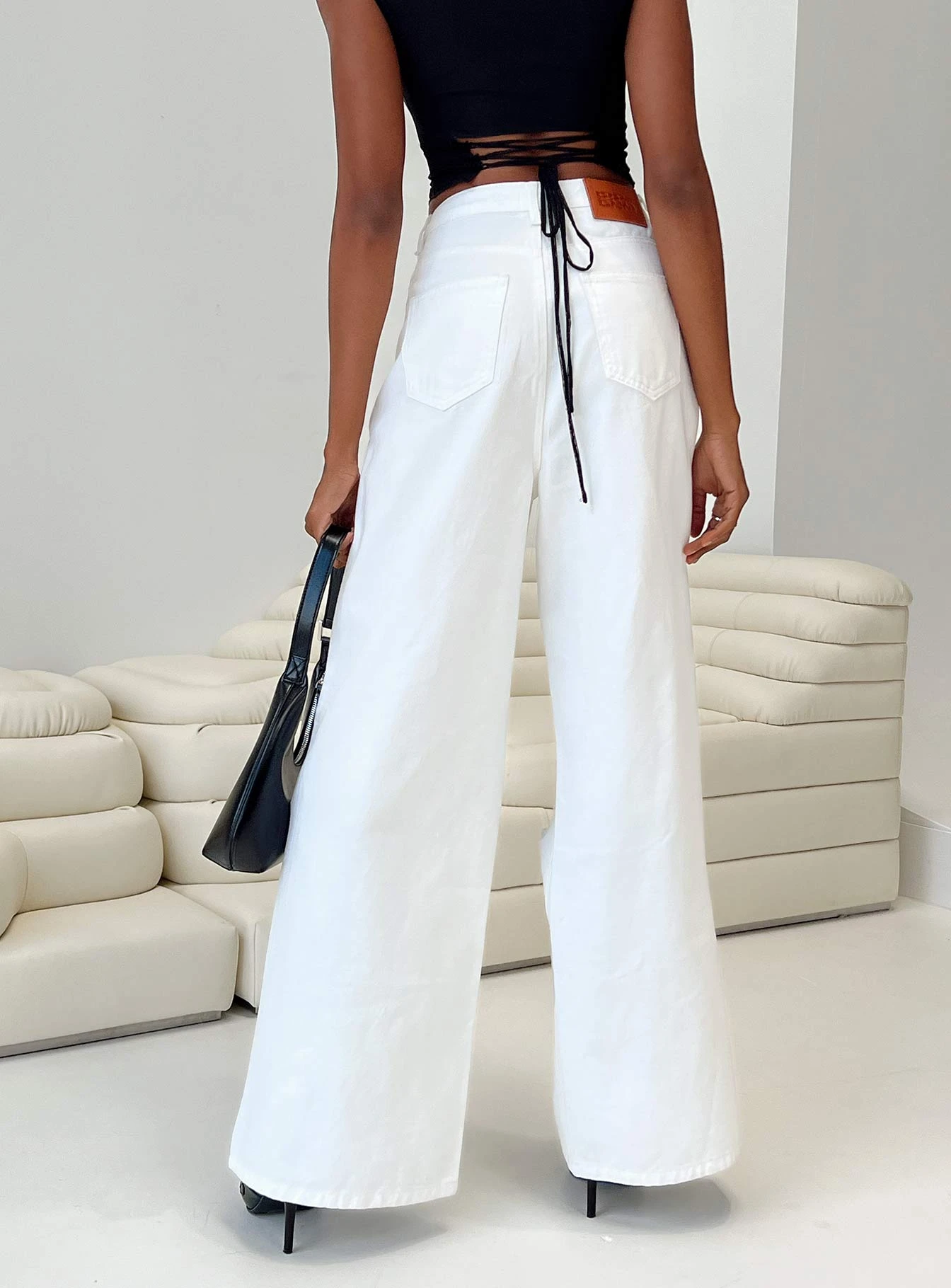Princess Polly Chavez Wide Leg Jeans White Denim 6 Princess Polly Chavez Wide Leg Jeans White Denim - Image 4