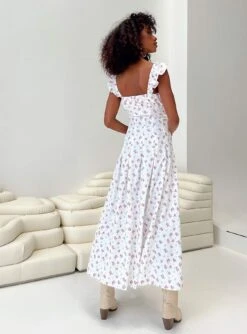 Princess Polly Alver Maxi Dress White Floral -Polly Store 4 modelinfo alexa us2 8e54d526 4b75 415f a3c4 b922023a71b4