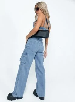 Princess Polly Paige Mid Rise Cargo Jean Denim -Polly Store 4 modelinfo cathlin us2 358dfe7c 0517 4edd 807f f8e126b4a34b