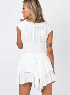 Princess Polly The Love Galore Romper White -Polly Store 4 modelinfo cathlin us2 83af58fc 0624 4649 90fe 639231699cbf