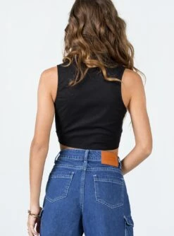 Princess Polly Hutington Top Black -Polly Store 4 modelinfo elise us2 30499c5a 7979 44f2 972a ba9f0d566e28