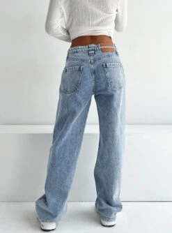 Princess Polly Pemberton Jeans Mid Wash Denim -Polly Store 4 modelinfo elise us2 a09966cb f153 4ac2 9676 3a118fe41bf4