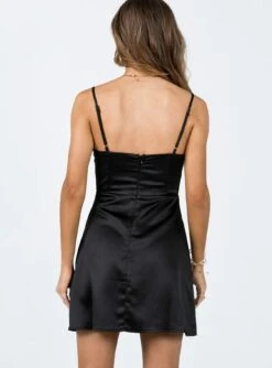 Princess Polly Della Mini Dress Black -Polly Store 4 modelinfo elise us2 a42d7aa4 d773 4603 8260 30e90a8d9252