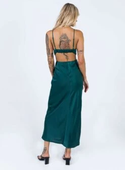 Princess Polly Nora Maxi Dress Green -Polly Store 4 modelinfo emma leigh us4 a70c38ab fb40 49c2 a853 13331f6a04c5