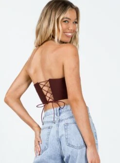 Princess Polly Carlie Top Brown -Polly Store 4 modelinfo emma us1 c2e20b4f 87bf 49eb 8c8e 30179f8f9847