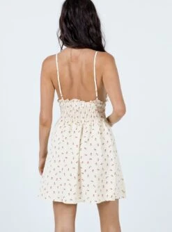 Princess Polly Roza Mini Dress Beige -Polly Store 4 modelinfo izy US2 7577f5d2 b77f 4922 a4fd 2fae233f2e94