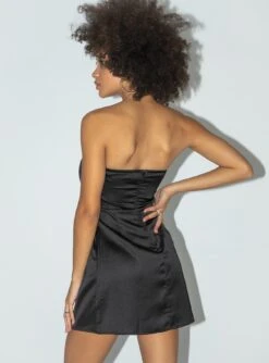 Princess Polly Luca Strapless Mini Dress Black -Polly Store 4 modelinfo jamea us4 fe88bc20 5eb7 4233 b823 135717fc1304