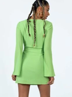Princess Polly Denvers Long Sleeve Mini Dress Green -Polly Store 4 modelinfo lola us4 e8848306 9b10 49ee 97c9 6f2e49695858