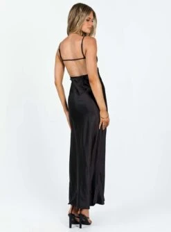 Stravo Maxi Dress Black -Polly Store 4 modelinfo milli us2 d6dc2287 5e1b 4f18 b128 342234fd87c1