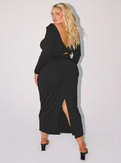 Lyla Maxi Dress Black Curve 10 Lyla Maxi Dress Black Curve -Polly Store 4 modelinfo sarina us14 bf4e6fad 69fe 4fcc 80e8 701bd299f2d9