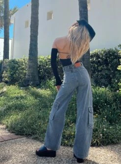 Princess Polly Randle Cargo Jeans Mid Wash Denim -Polly Store 4 modelinfo saskia us2 0aff2cbd 98e8 479b 9001 60f485c5f77b